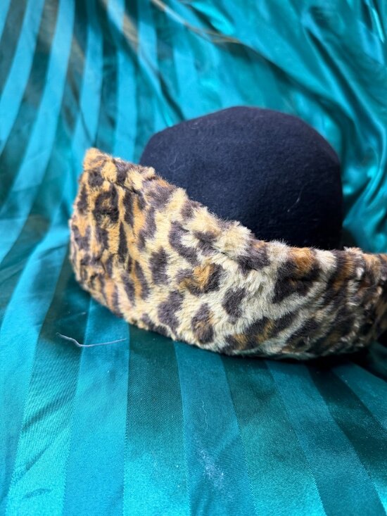Sonni San Francisco Wool Fedora – Leopard Print – Film Prop